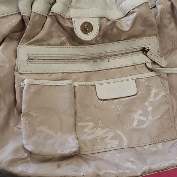 Micheal 💕💕 Kors Cream Soft Leather Bag - Picture 12 of 16